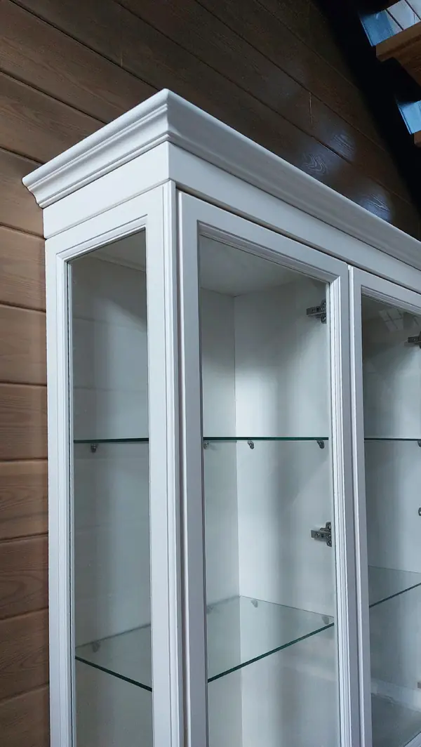 Буфет классический в загородном доме