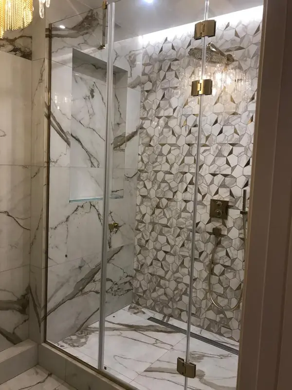 Стеклянная перегородка в душевую