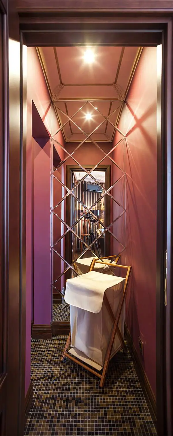 Современная классика с элементами Ар-деко.