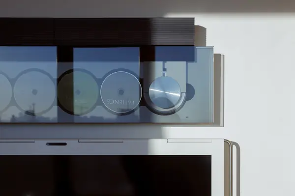 Светлая квартира-галерея с мебелью в духе 60-х