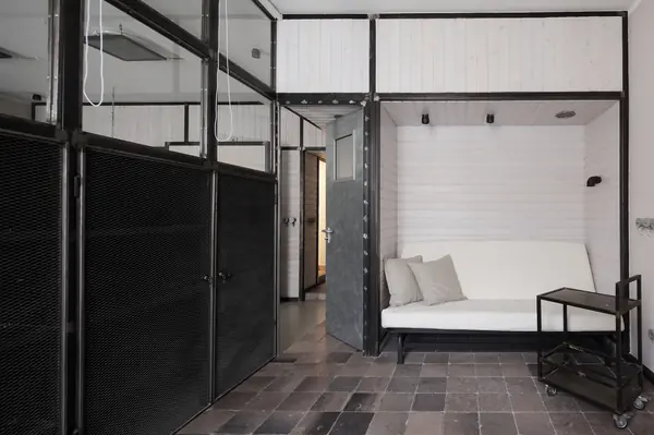 Wood Warm White Apartment