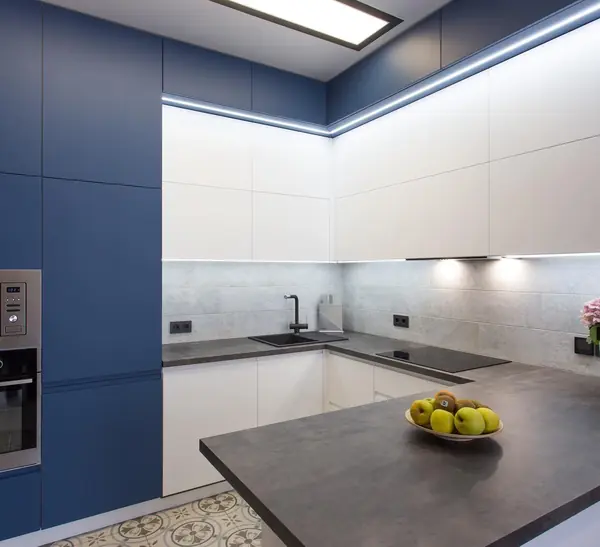 Кухня Клайд Сапфир на заказ от дизайнера