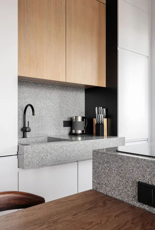 Модная квартира с балками на потолке