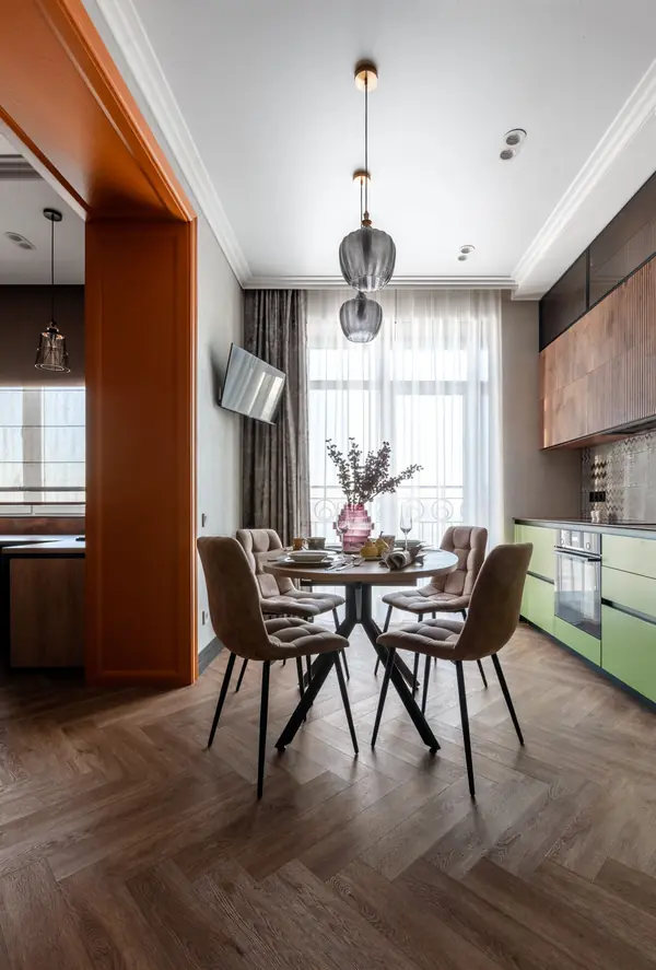 Винтаж в ярком интерьере 4-х комнатной квартиры