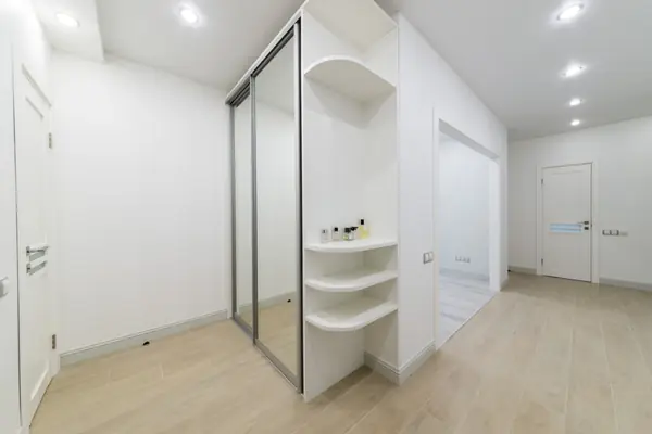 Трёхкомнатная квартира в светлых тонах!