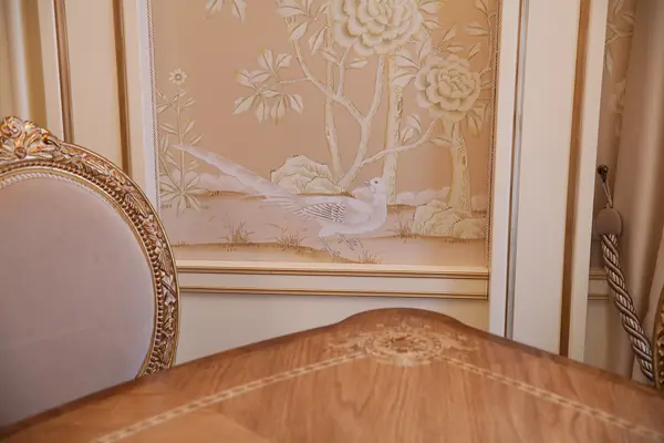 Дворцовая классика в городской квартире