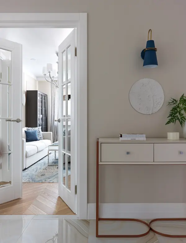 Arartment in Saint-Petersburg by TaupeHome