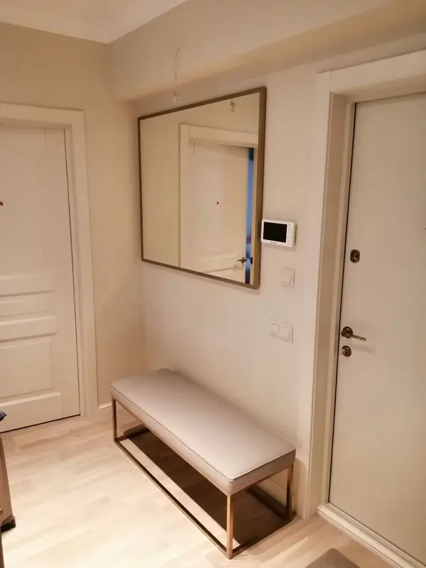 Мебель и аксессуары для прихожей.