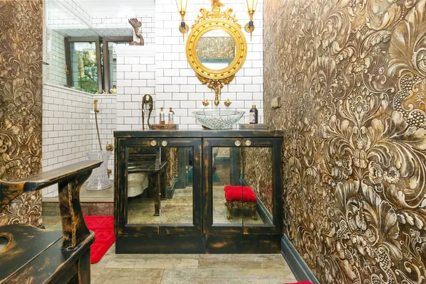 Квартира в Москве на Патриарших.