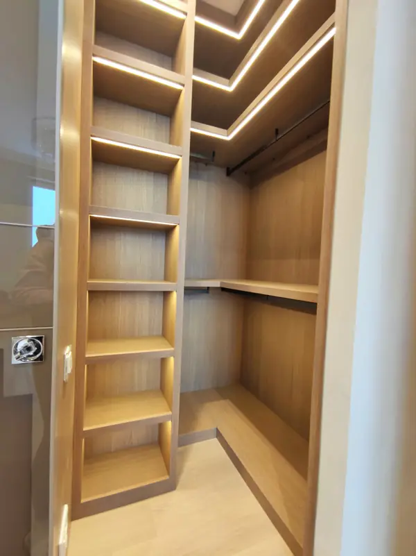 Гардеробная в 3-к новостройки 116 м2