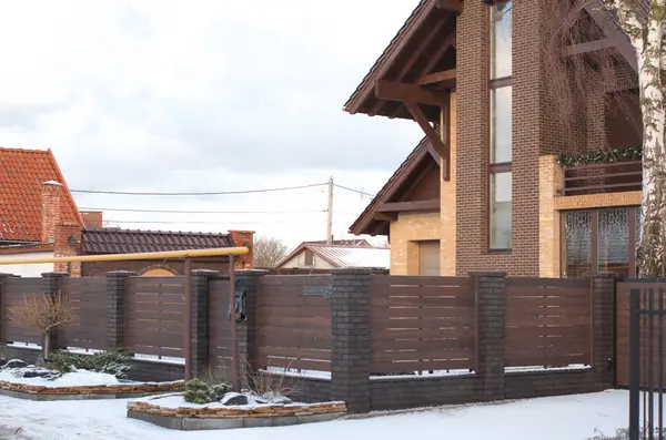 Горизонтальный забор из лиственницы