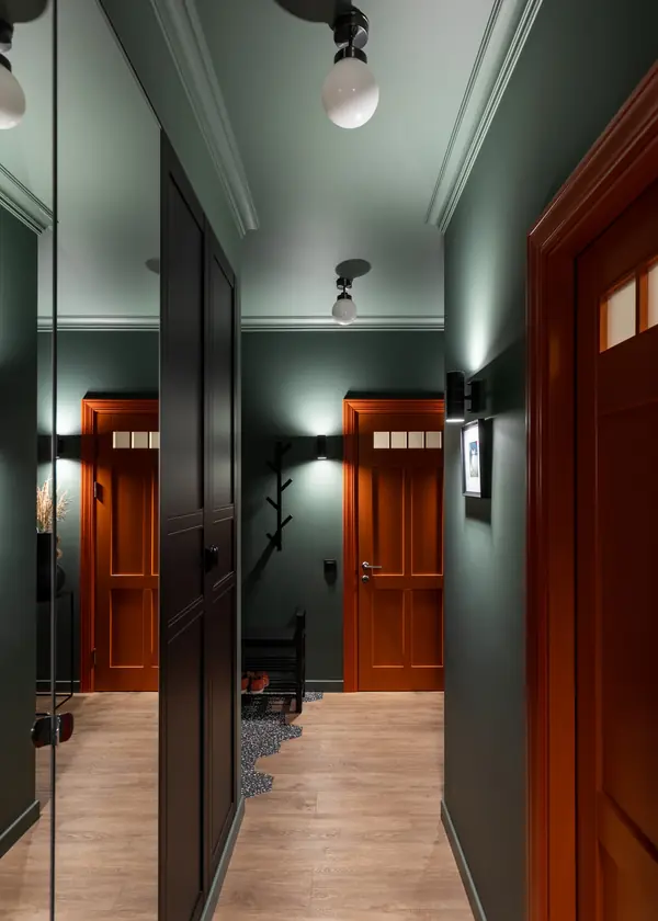 Квартира с голубой кухней и детской с шалашом