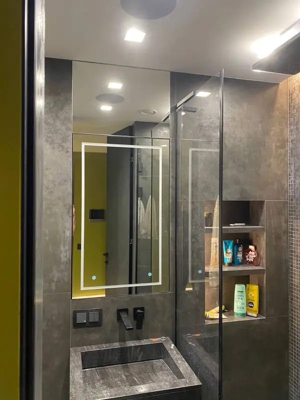 Зеркальная конструкция