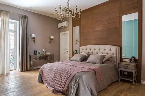 Немного солнца в холодной воде. Реализация