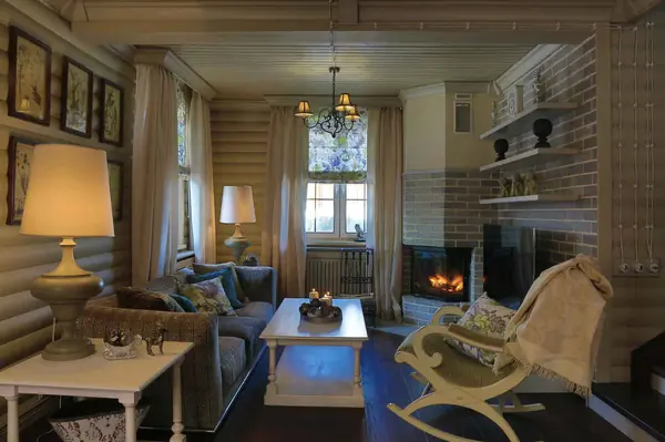 Cказочный бревенчатый дом в Подмосковье