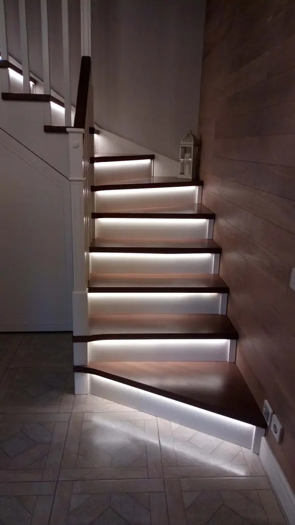 лестница с встроенным шкафом