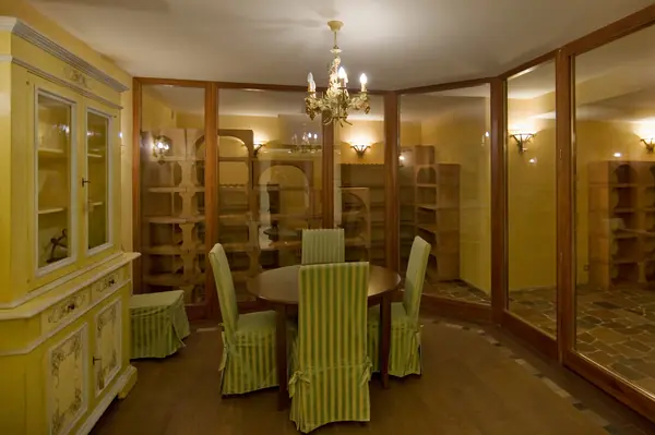 Винный погреб. Дегустационная Резиденция Монолит