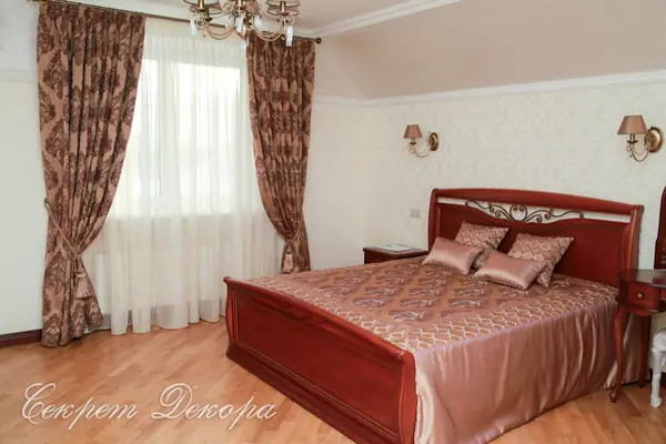 Дизайн штор в загородном доме