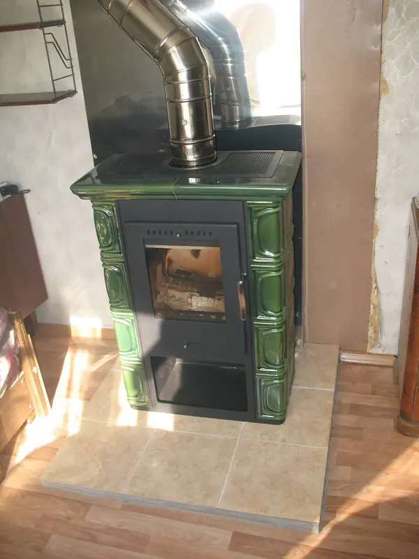 Небольшая солянка из печей, каминов и дымоходов....