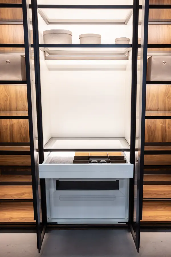 Giulia Novars, Москва ул. Мосфильмовская, д.53