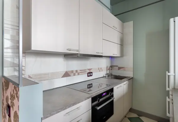 Кухня-аквариум для квартиры студии