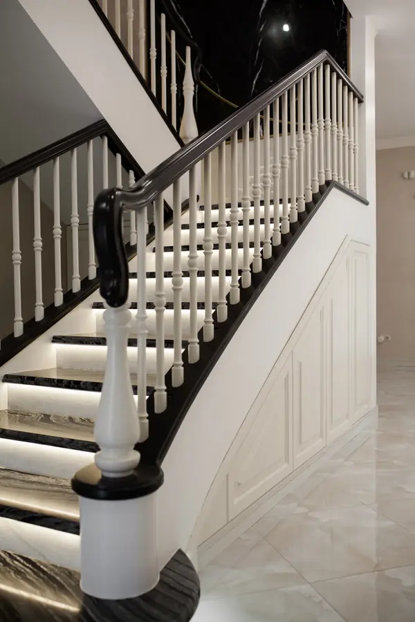 Лестница из мрамора