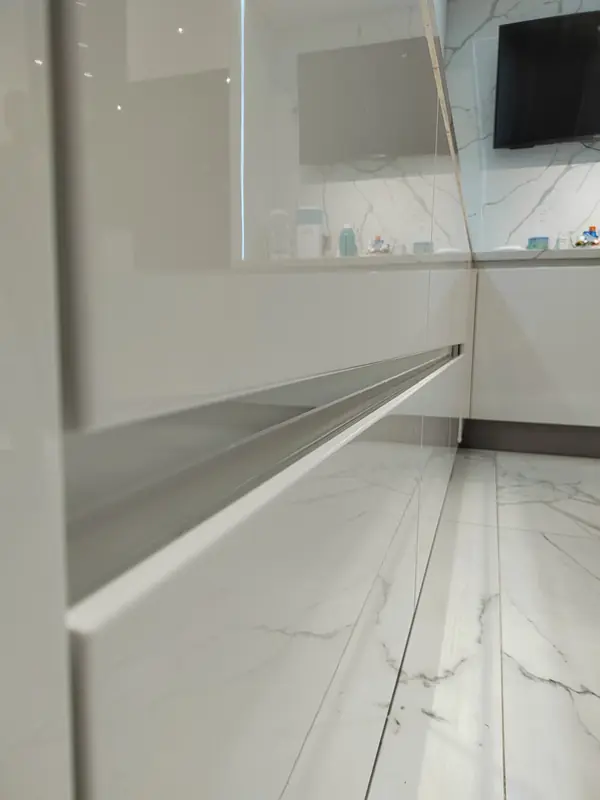 Кухня угловая, "PROFILO lucentezza".