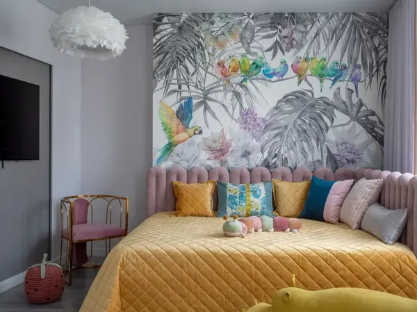 ИЗЫСКАННАЯ СДЕРЖАННОСТЬ