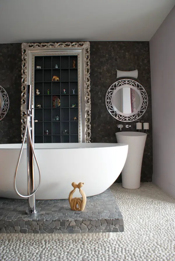 Квартира с ванной у окна