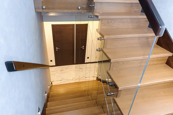 Отделка бетонной лестницы