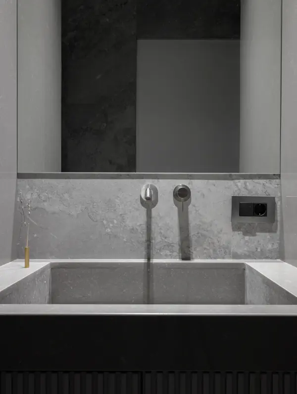 Квартира на набережной