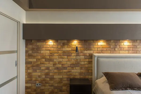 Частная квартира для него