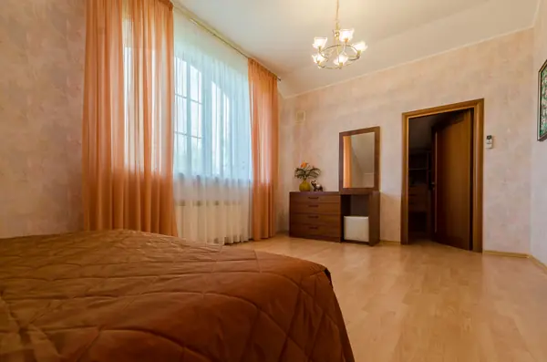 ОЧЕНЬ БОЛЬШОЙ- ШИКАРНЫЙ КОТТЕДЖ! В живописном месте, на берегу реки!