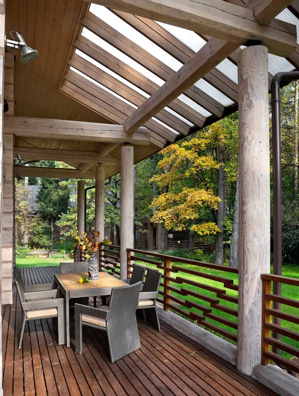 Дом под соснами