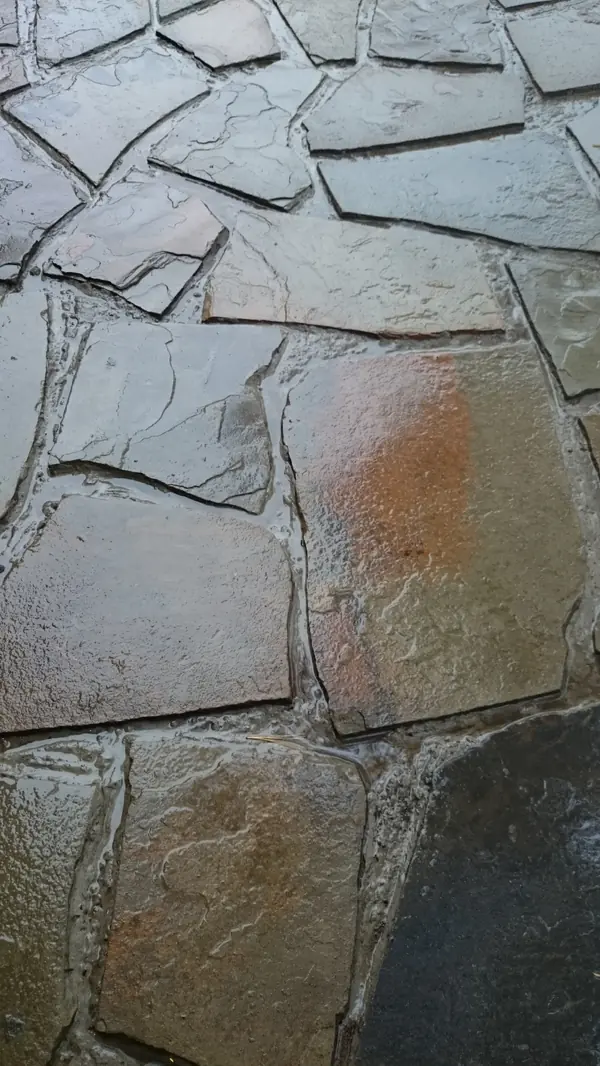 Элемент дорожки из натурального камня