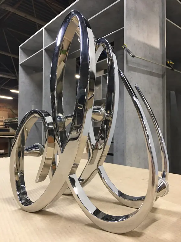 Ручка для стеклянной двери в офис компании Mercury в Москве