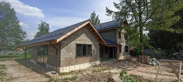 Простой двухэтажный дом