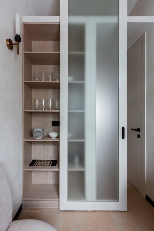 Добрая квартира - интерьер 49м² в доме XIX века