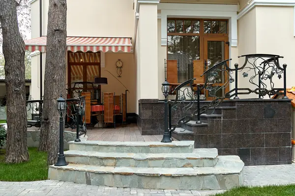 Интерьер с антиквариатом