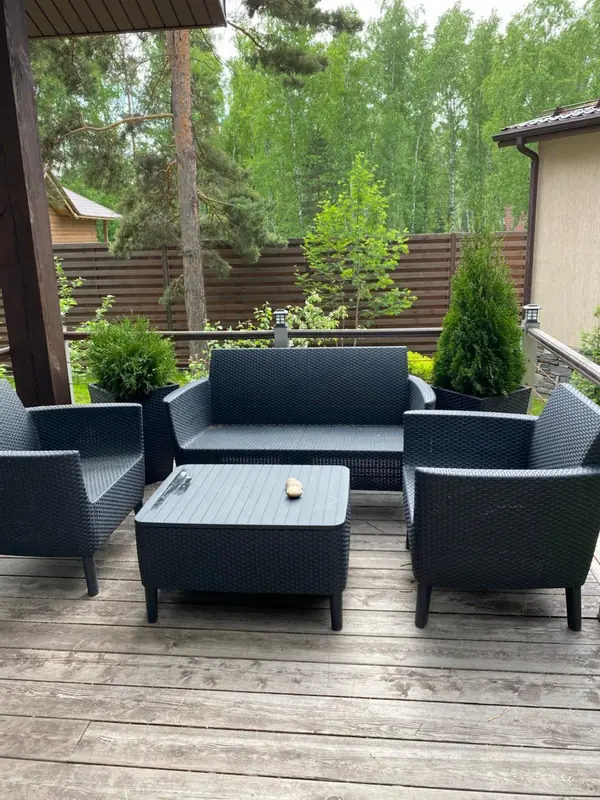 Уютная терраса и гостинная с растениями