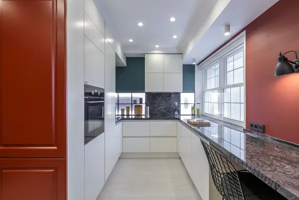 «Квартирный вопрос»: «Гранатовая кухня»