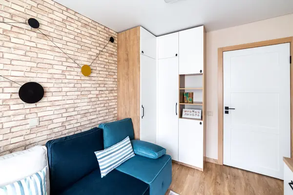 Квартира с синими акцентами