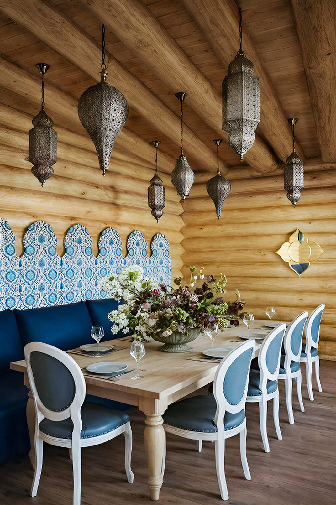 Бревенчатый дом с баней