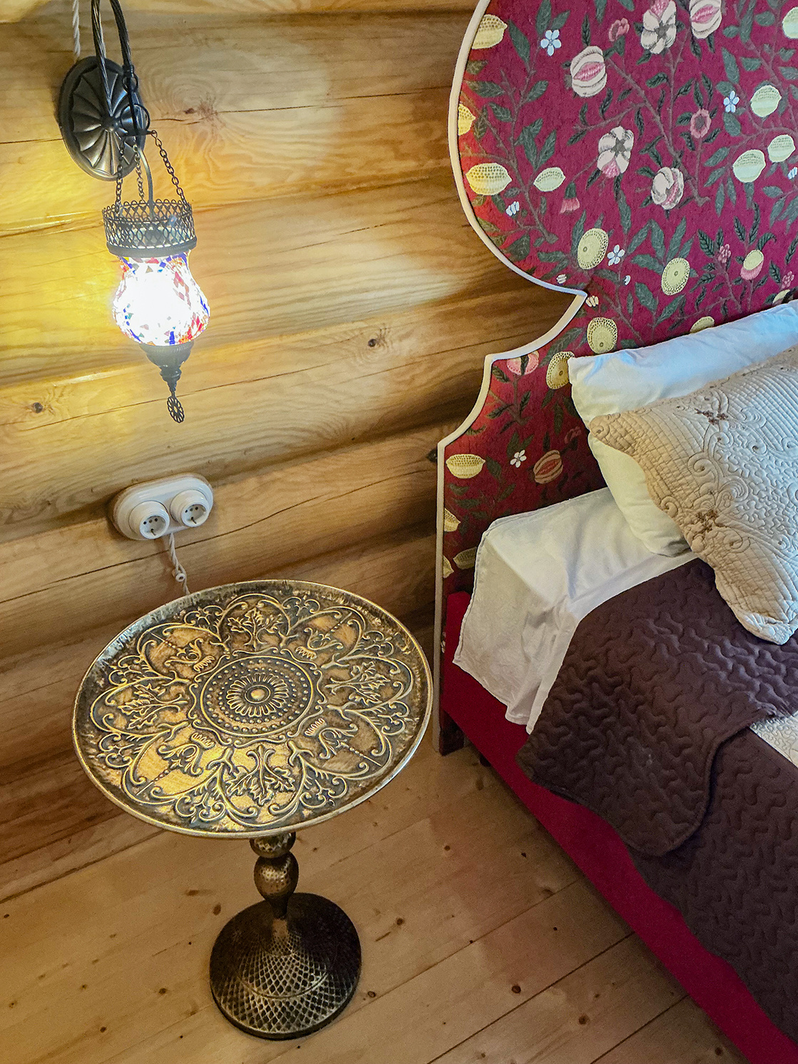 Бревенчатый дом с баней