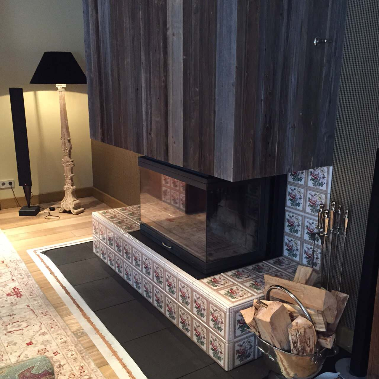 Переделка интерьера в коттедже,  со стиля минимализм на стиль стиль кантри