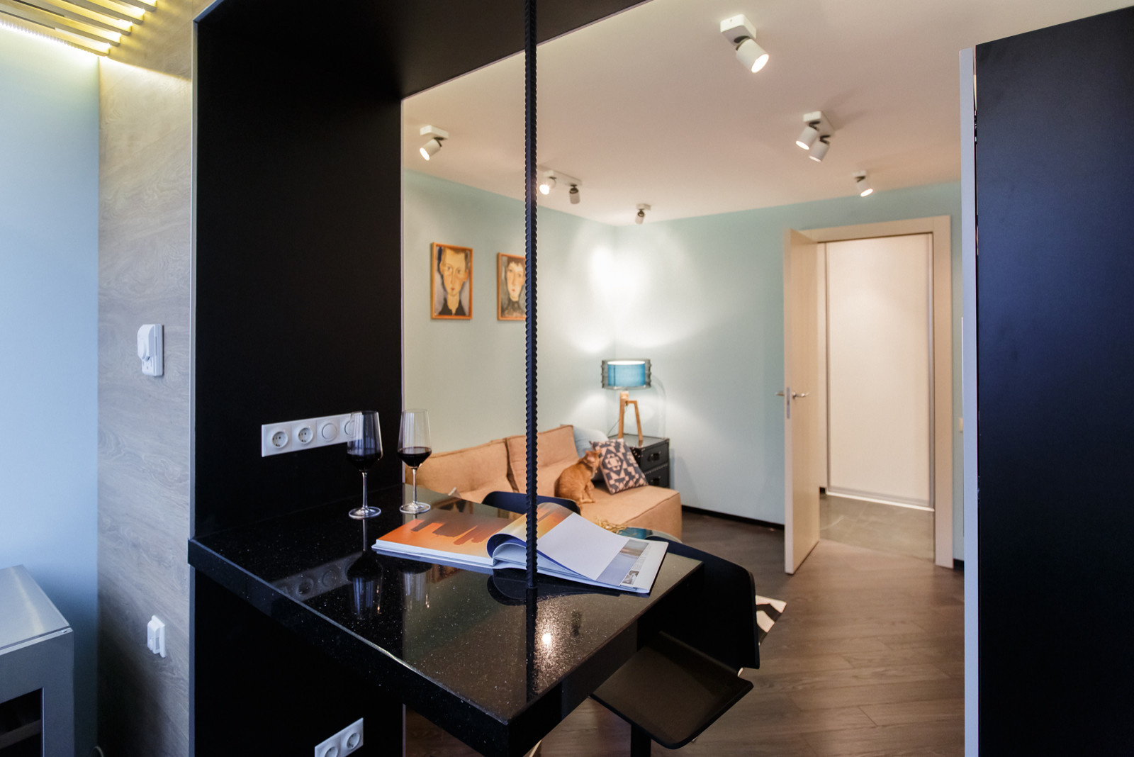 Фоновое изображение профиля Катя Сванидзе