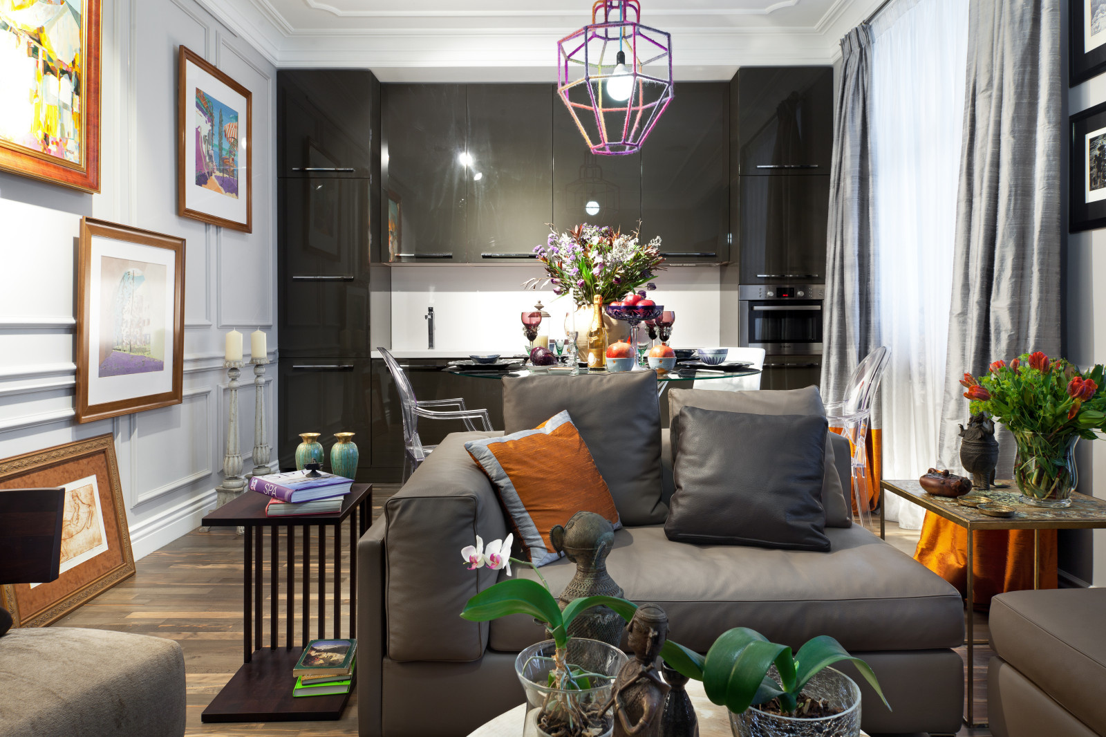 Гостиная недели 20 кв.м — дизайн в стиле студий Латинского квартала