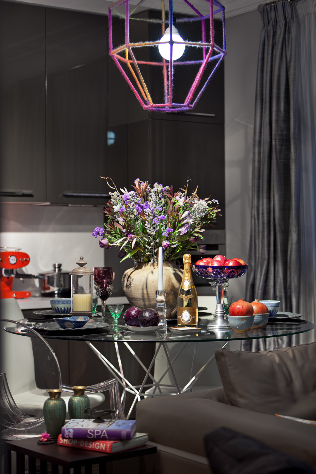 Гостиная недели 20 кв.м — дизайн в стиле студий Латинского квартала