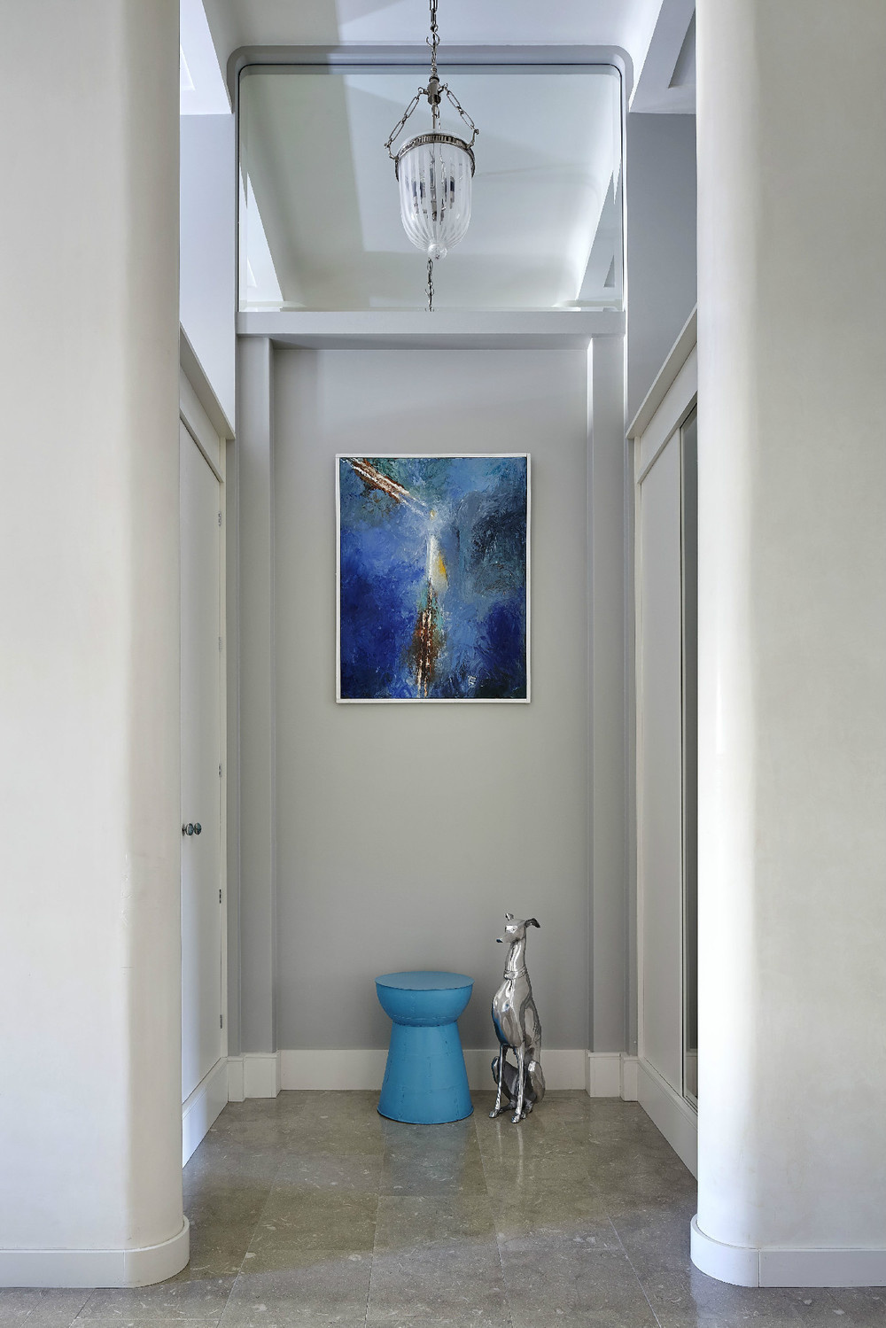 Квартира в трехэтажном особняке на набережной реки Мойки