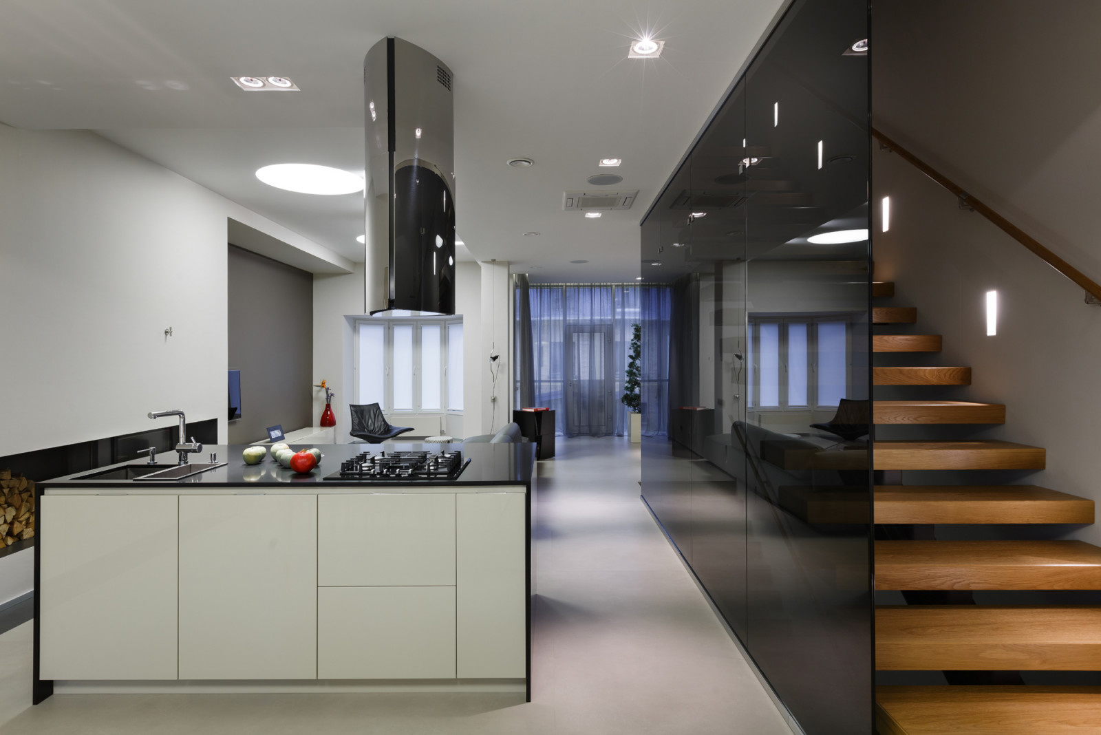 Реконструкция трехэтажного таунхауса в Санкт-Петербурге.